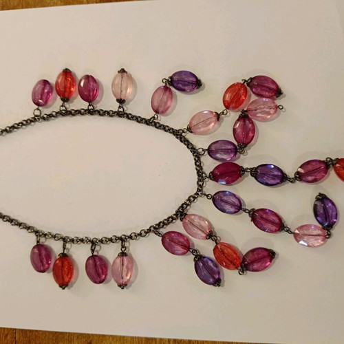 Necklace like new with colorful beads