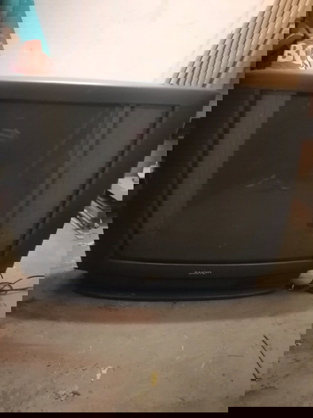 TV 28 Inch Sanyo 28 D2