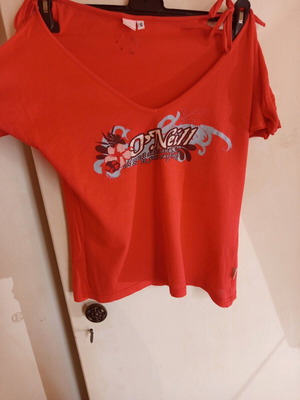 Top O'neill like new, size small/medium, coral color