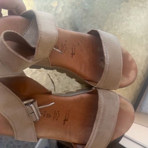 Tamaris beige platform shoes like new, size 39