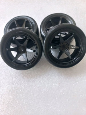 Ζάντες μεταλλικές με slick λάστιχα από Kyosho καινούργιο