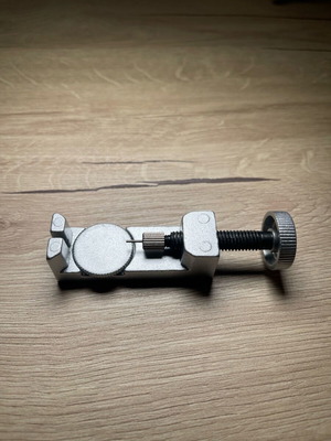 Metal Strap Remover like new with height adjuster
