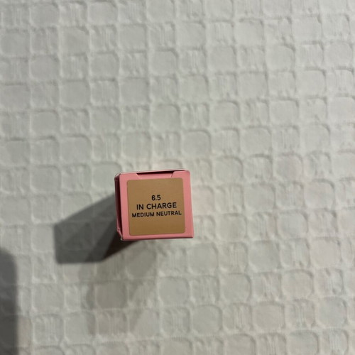 Benefit Boi-ing Cakeless Concealer shade 6.5 In Charge new