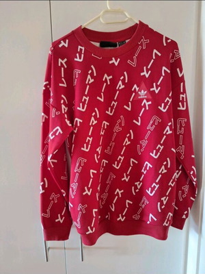 Adidas sweatshirt like new, red, with side pockets, size M