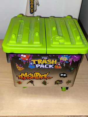 Trash Pack used vintage collection with bin and 100+ figures