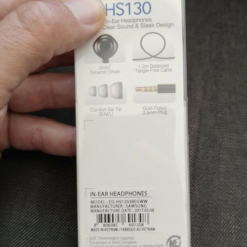Samsung HS130 wired headphones new with built-in microphone