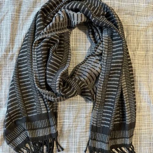 Armani Exchange unisex scarf used, grey with stripes