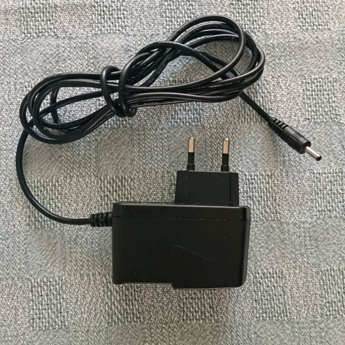Transformer 220/5v used, 2000mAh with indicator light