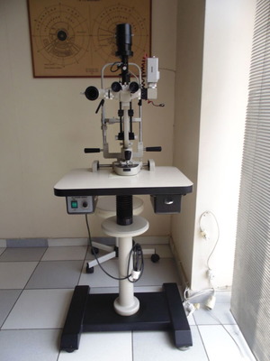 Ιαπωνική σχισμοειδής λυχνία Inami L-0219 με 5 μεγεθύνσεις και τραπέζι, σαν καινούργια