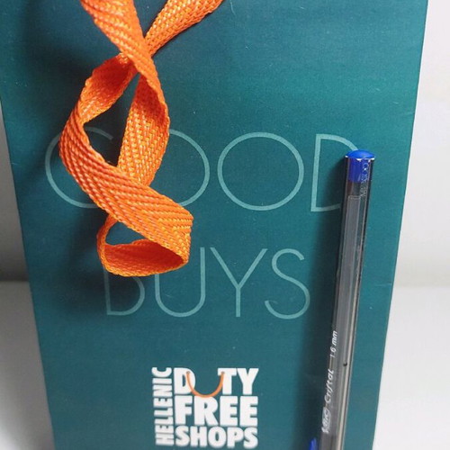Duty free paper gift bag like new, small size