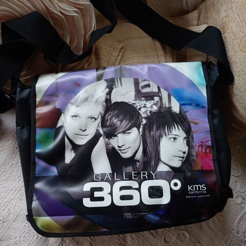 Laptop shoulder bag new with dimensions 40x35 cm