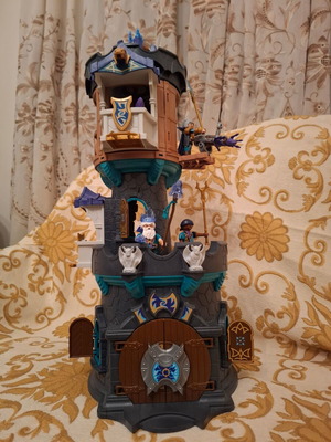 Πύργος του Μαγου Novelmore Playmobil σαν καινούργιος με περιστρεφόμενους ορόφους και φιγούρες