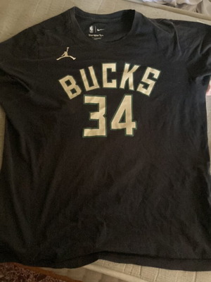 T shirt Bucks 34 Αντετοκούνμπο σαν καινούργιο
