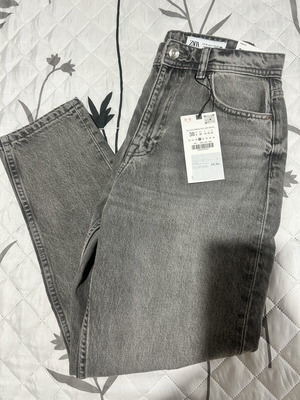 Zara mom fit jeans size 38 new with tag