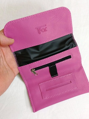 Tobacco pouch new with magnetic clasps