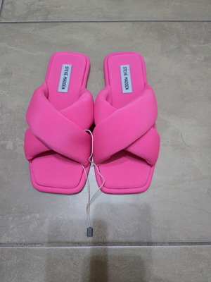 Steve Madden pink sandals new, size 38, fabric upper