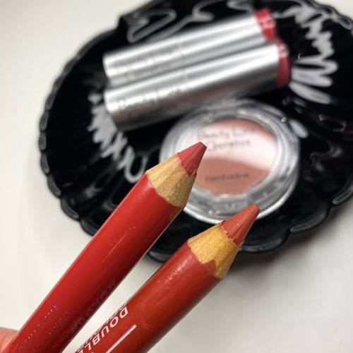 Beauty Line Cosmetics makeup products new, set with 2 lipsticks, eyeshadow and pencils
