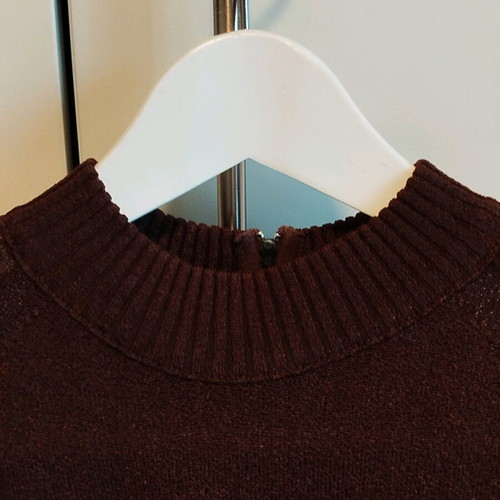 Brown short-sleeve blouse like new, size M/L, synthetic fabric