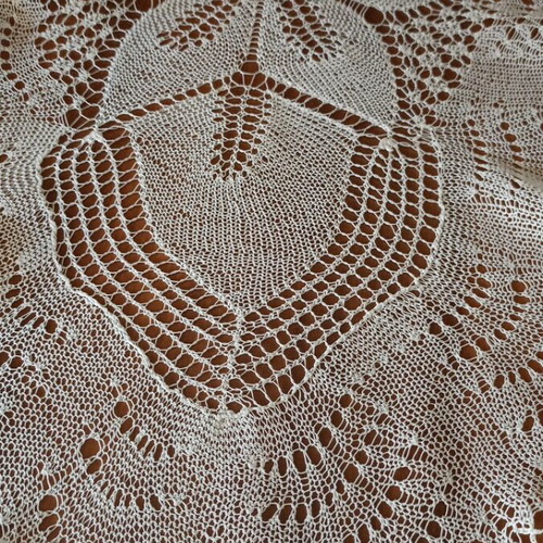Handmade white crochet table runner 1.10x0.60 like new