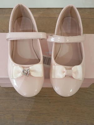 Nelli Blu pink patent ballerina shoes size 34