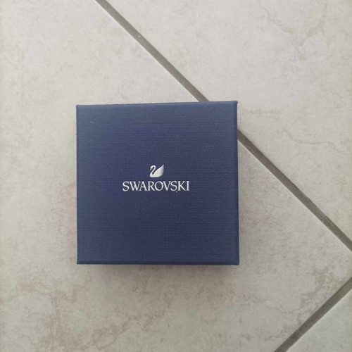 Swarovski earrings red new