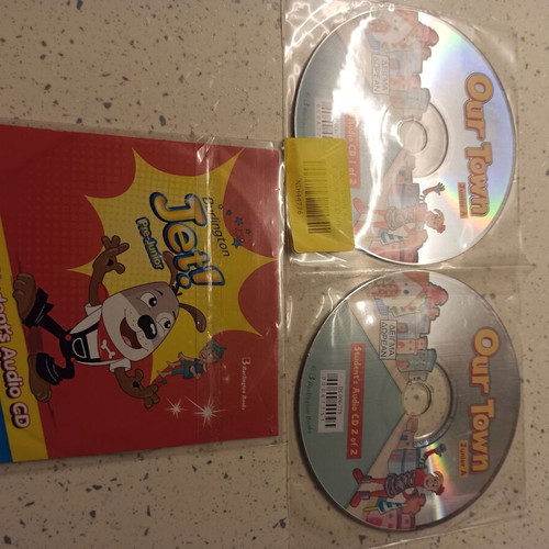 Children's CDs and DVDs like new, pack of 3, dubbed
