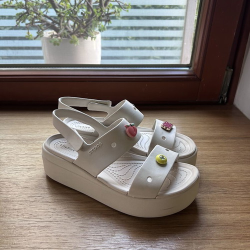 Crocs Brooklyn 4U women's platform sandals with Jibbitz charms, beige