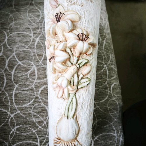 Vintage handmade Italian vase Valeria Gils like new with embossed lily design