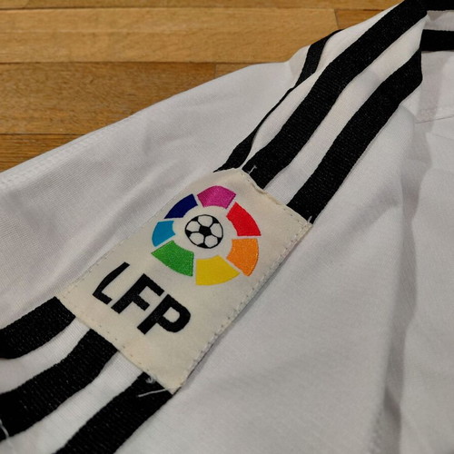 Real Madrid Adidas football jersey 2003/04 size L like new
