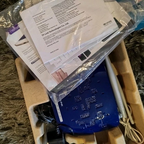 Tp Link 300 Mbps router modem new