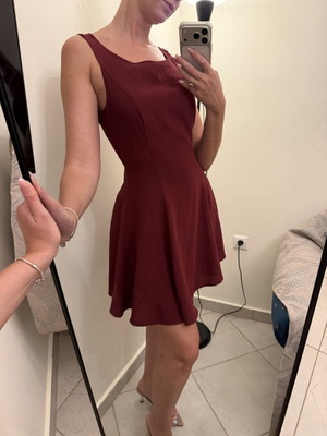 H&M Burgundy sleeveless dress with back zipper