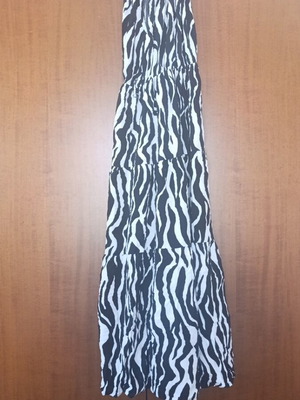 Dress used, comfortable midi black and white