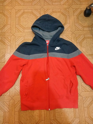 Ζακέτα Nike μεταχειρισμένη, γκρι και κόκκινη, μέγεθος 140 cm