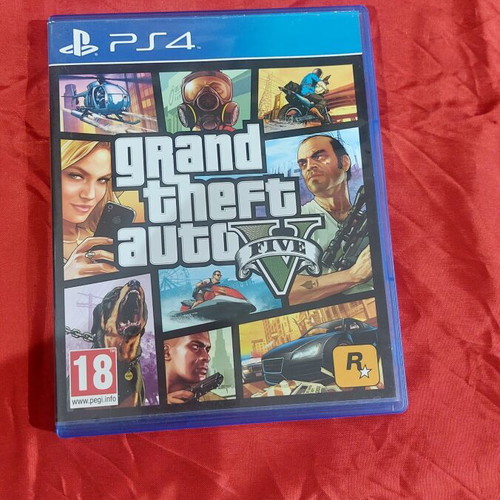 PlayStation 4 games like new, pack of 3 titles