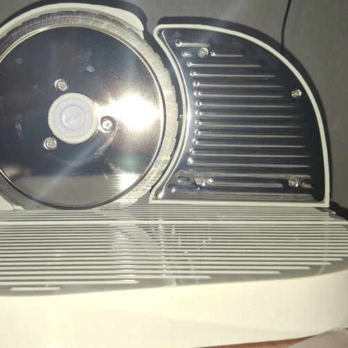 Bread slicer like new