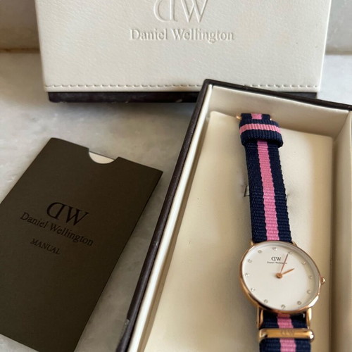 Daniel Wellington Classy Winchester women's watch like new, blue and pink