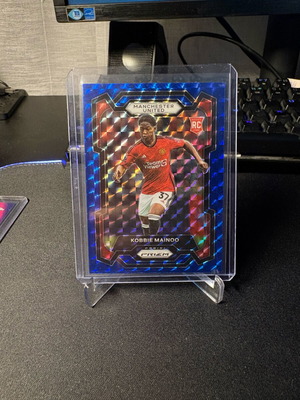 2023-24 Prizm Premier League Kobbie Mainoo Blue Mosaic Prizm Rookie κάρτα καινούργια