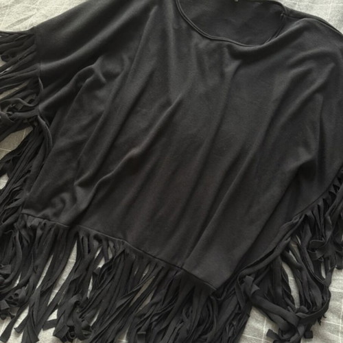 Black blouse with fringes like new, oversized, one size