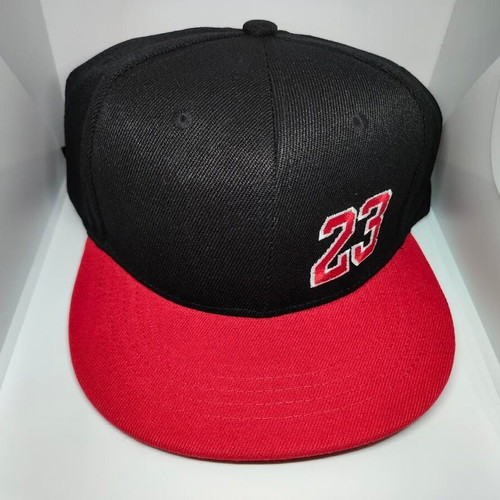 Snapback Chicago Bulls Michael Jordan 23 cap like new black red