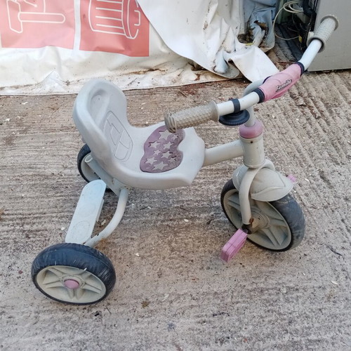 Children's bikes and scooter used, set of 2 bikes plus 1 scooter gift