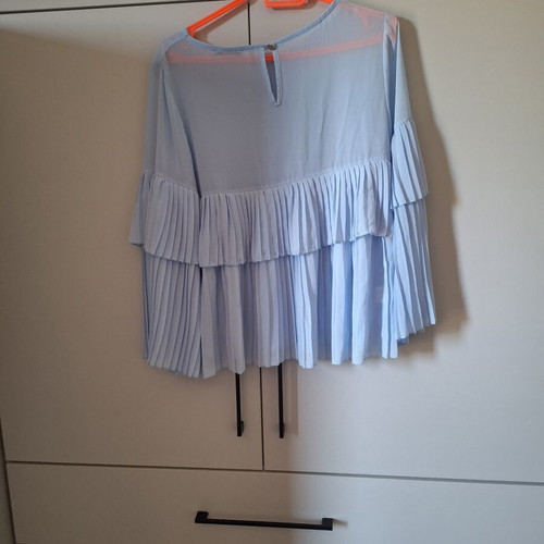 Bill Cost Medium Turquoise Blouse with Pleats on Sleeves and Hem Like New