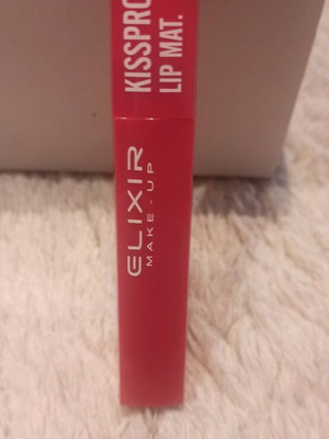 Elixir Make Up Kissproof Lip Mat lipstick like new