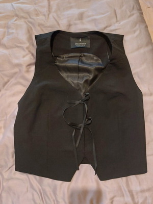 Stradivarius vest black size Small new with bows
