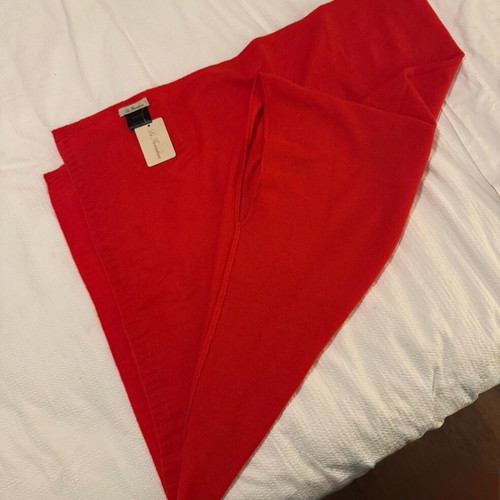 La Fiorentina Cape 100% Cashmere new, red