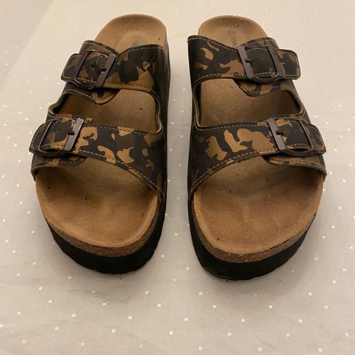 Fullah Sugah sandals with camouflage design and adjustable closure, new