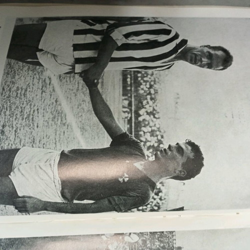 Ta Chrysa Podia album like new, 1962 edition