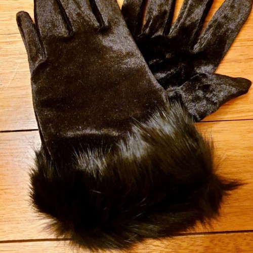 Velvet gloves with fur wrist size 7.5 new, black