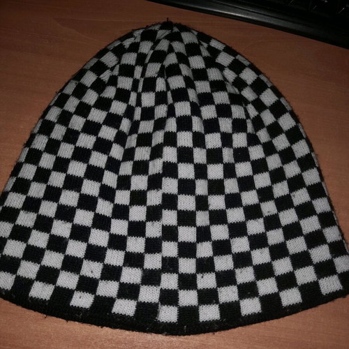 Vans checkerboard beanie like new, unisex multicolor