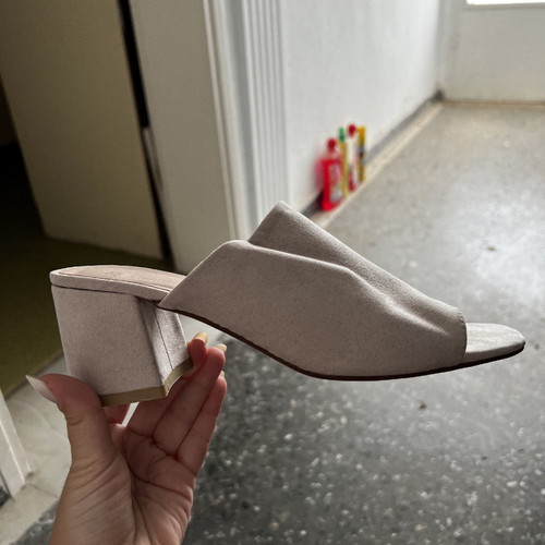 Beige mules used, size 38