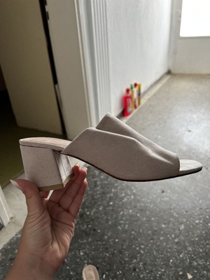 Beige mules used, size 38